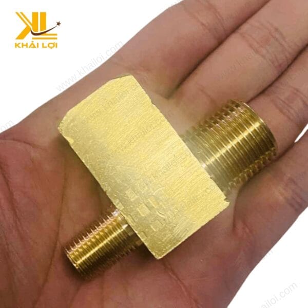 Tê thau rơ le máy rửa xe - chi tiết thiết kế với chất liệu thau bền bỉ.