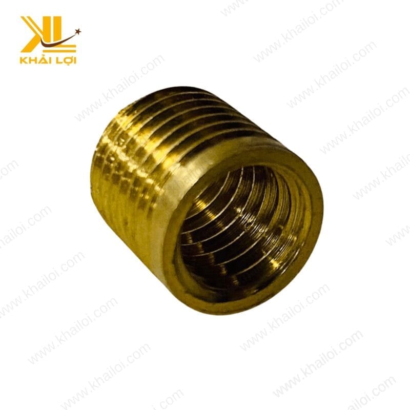 Cận cảnh đường ren ngoài được gia công chính xác của sơ mi thau ren trong ren ngoài Khải Lợi.