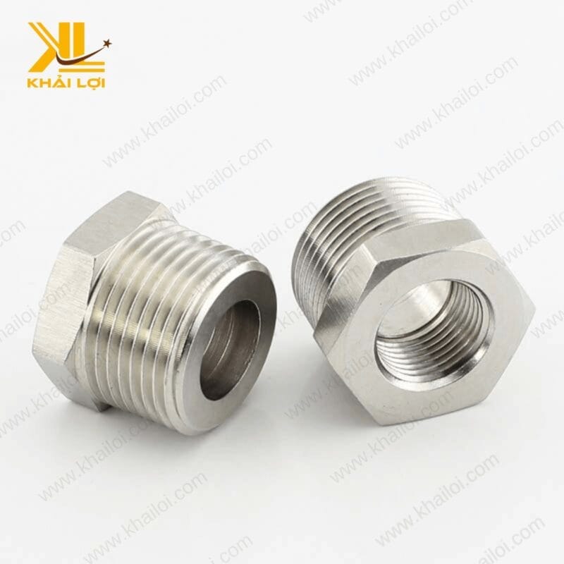 Ảnh chụp toàn bộ sản phẩm cà rá inox 304 với thiết kế ren ngoài và màu trắng xám nổi bật.