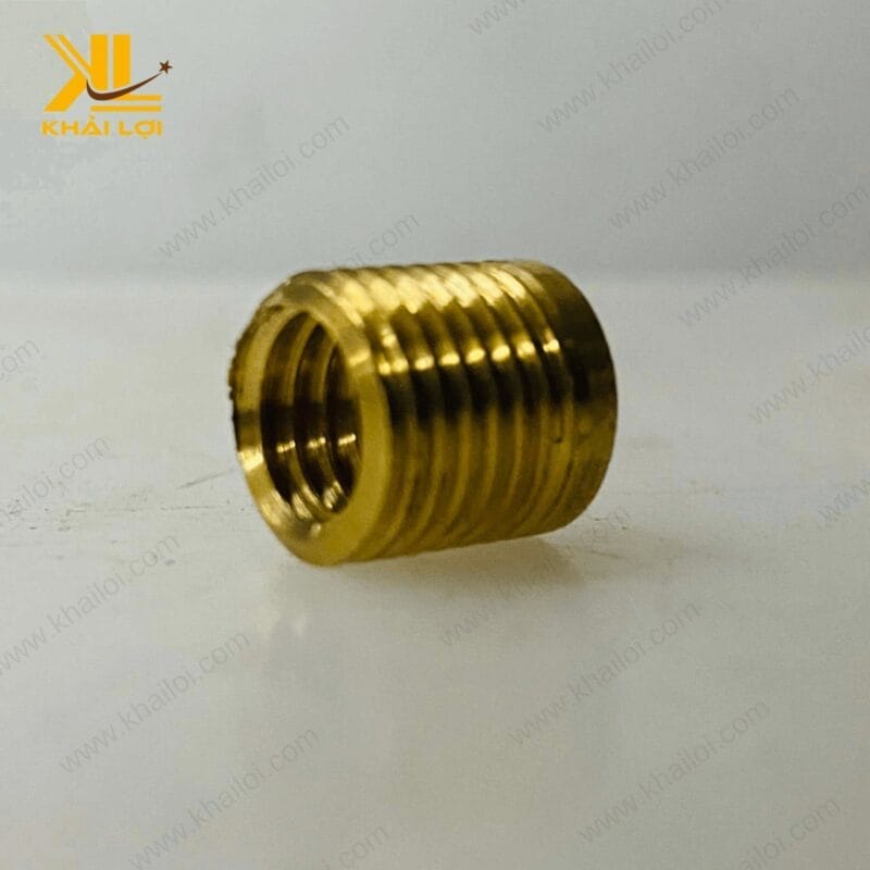 Đường ren kép hoàn thiện của sơ mi thau ren trong ren ngoài, phù hợp cho nhiều ứng dụng khác nhau.