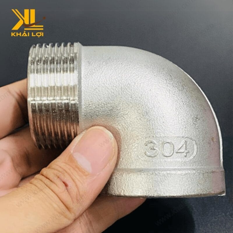 Sản phẩm co điếu inox 304 tại Vật tư công nghiệp Khải Lợi, phù hợp với các hệ thống dẫn chất lỏng.