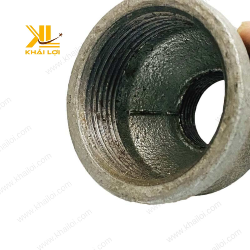 Cận cảnh bầu giảm sắt kẽm với lớp mạ chống ăn mòn bền bỉ.