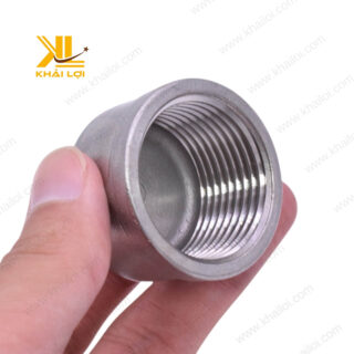 Hình ảnh thực tế của bít ren trong inox 304 với thiết kế ren sắc nét.