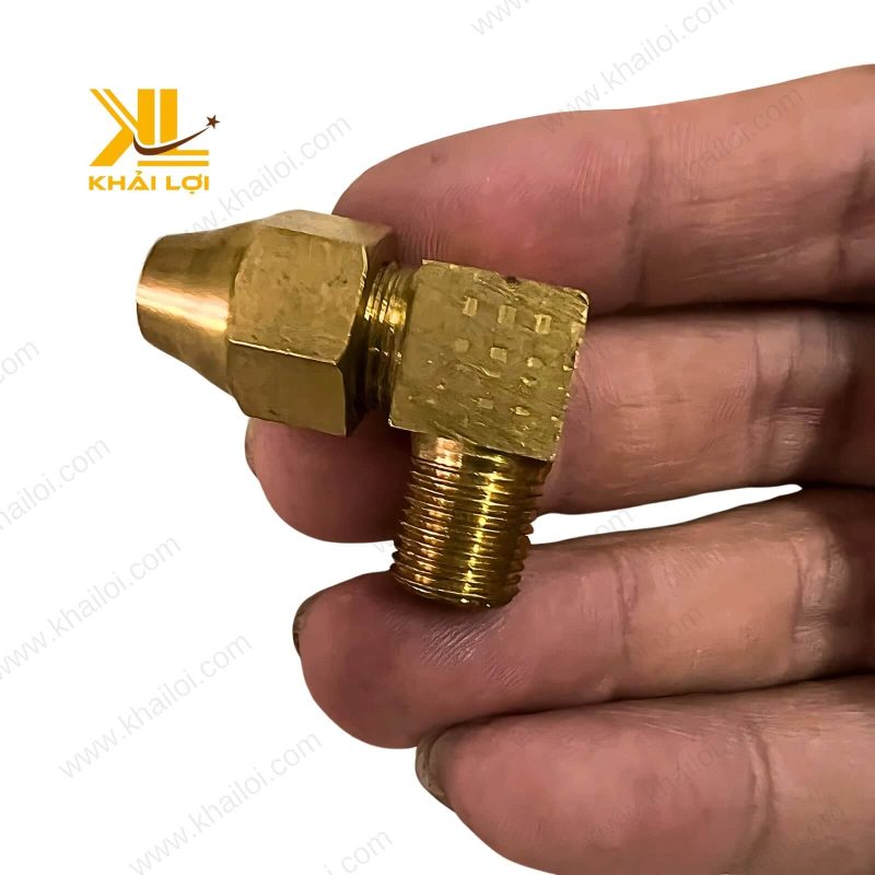 Co Ren Ngoài Hạt Bắp Thau giúp tạo ra góc cua 90 độ từ ống trơn vào cổng ren.