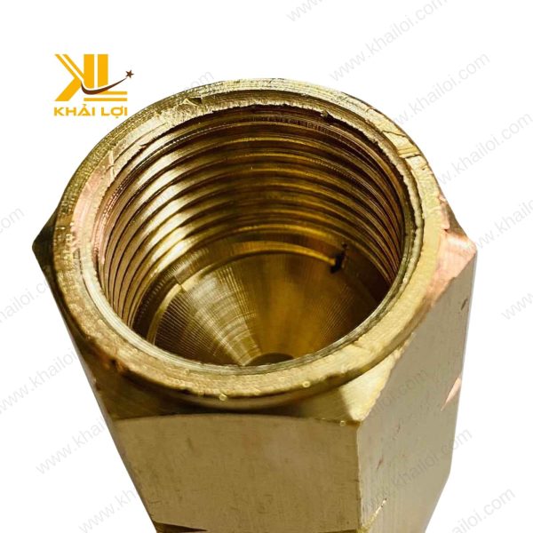 Sản phẩm măng song gas bằng đồng thau sáng bóng, chưa qua sử dụng.