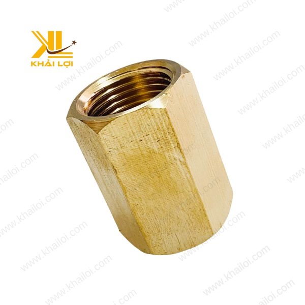Một loạt Măng Song Gió bằng đồng thau được kiểm tra chất lượng trước khi xuất xưởng.