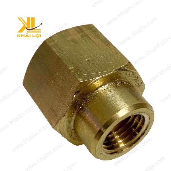 Măng song thau giảm được sử dụng để kết nối đầu ra của máy bơm nước.