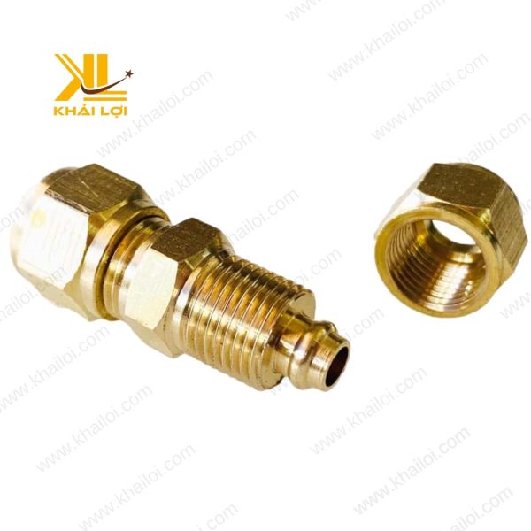 Một bộ khớp nối nhanh siết cam thau gồm đầu đực và đầu cái.