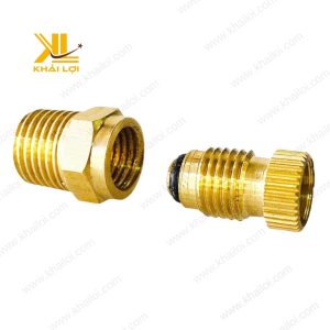 Thiết kế nhỏ gọn của ốc xả nước giúp dễ dàng lắp đặt ở những vị trí chật hẹp.