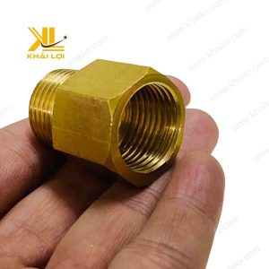 Sơ mi thau được ứng dụng để kết nối một van bi với đường ống khí nén.