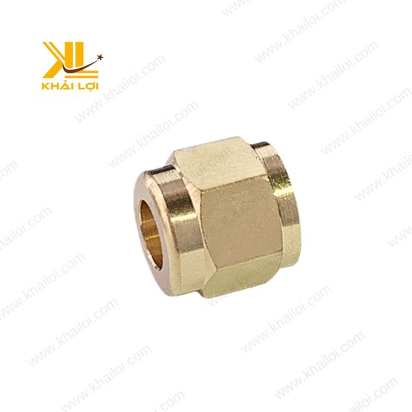 Thiết kế lục giác của tán siết cam giúp thao tác siết chặt bằng cờ lê.