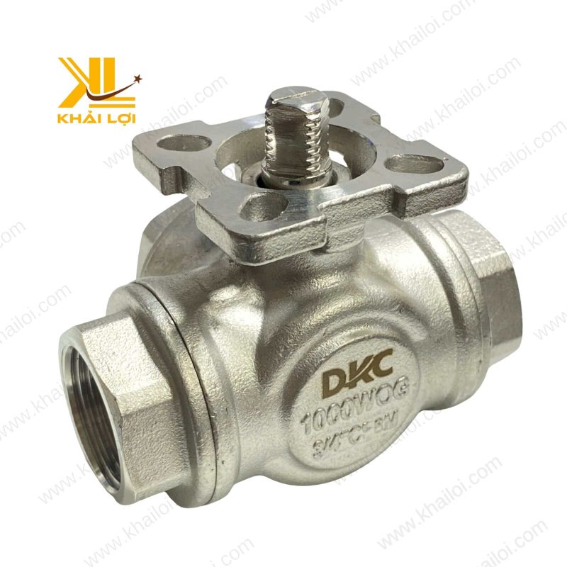 Thân van inox ba ngã kiểu L với tay gạt chắc chắn.