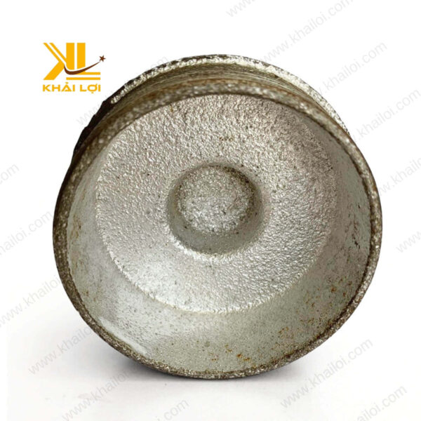 Hình ảnh cận cảnh bít ren ngoài sắt kẽm chất lượng cao của Vật tư công nghiệp Khải Lợi.