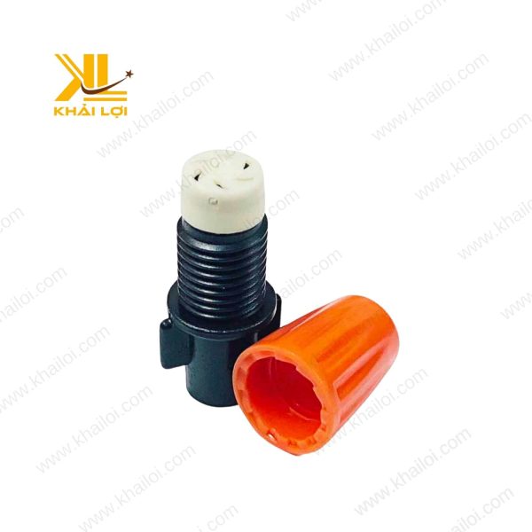 Béc Nhựa Tưới Cây làm từ nhựa PVC.