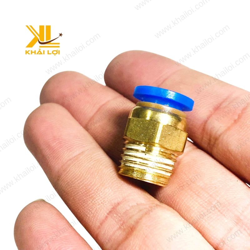 Bộ sưu tập đầu nối khí nén ren ngoài PC với các phụ kiện đi kèm, chụp từ nhiều góc độ để hiển thị chi tiết từng bộ phận.