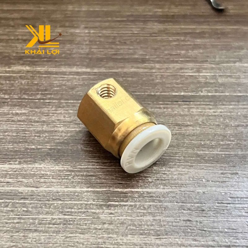 Đế Phun Sương Đồng Cuối Hong 1 Lỗ làm từ đồng thau.