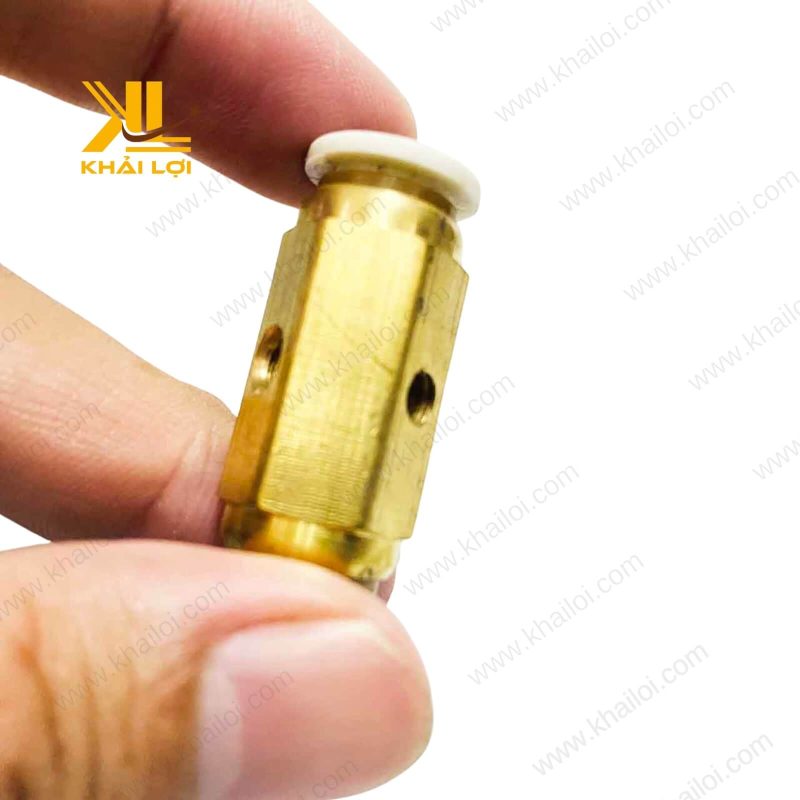 Đế phun sương đồng giữa với 2 lỗ phun đối diện.