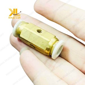 Chất liệu đồng của đế phun sương đồng giữa.