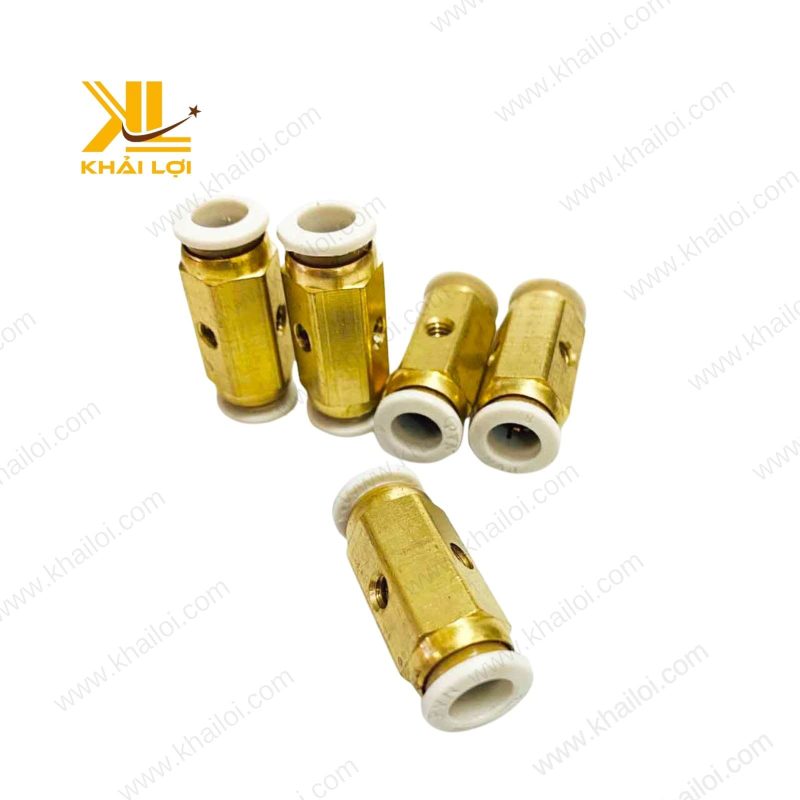 Góc nhìn toàn cảnh đế phun sương đồng giữa 3 lỗ.