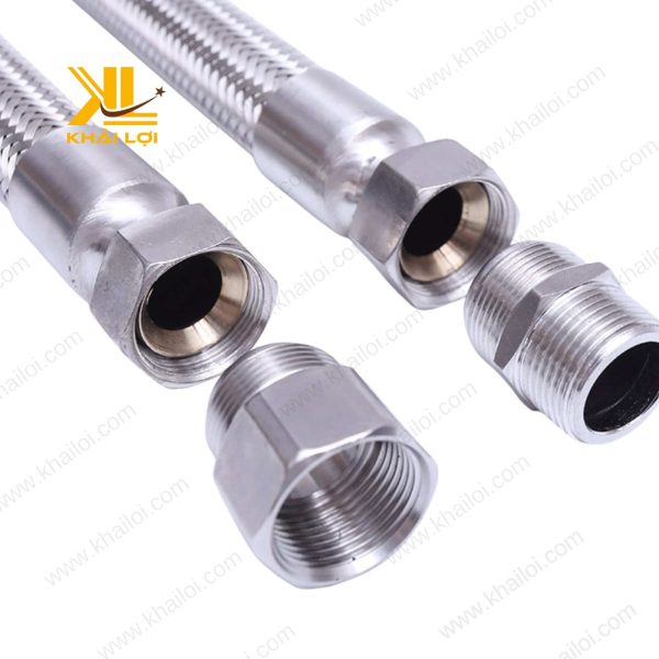 Hình ảnh chi tiết ống inox mềm 2 đầu rắc co của Vật tư công nghiệp Khải Lợi, nổi bật lớp lưới bện sáng bóng.
