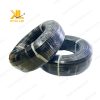 Ống phun sương PE linh hoạt uốn cong theo khung giàn sắt mà không bị gãy gập.