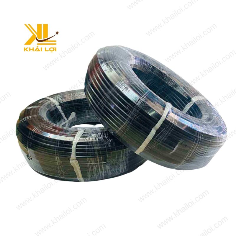 Quy trình sản xuất ống phun sương PE trên dây chuyền công nghệ đùn ép hiện đại.