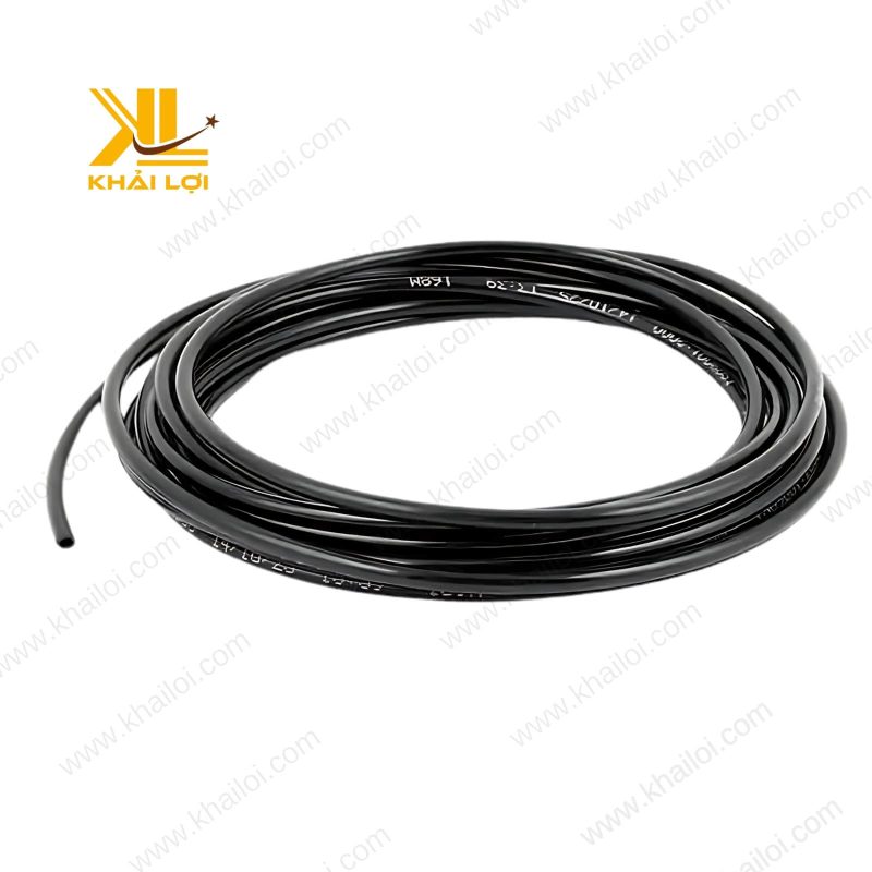 Cuộn ống phun sương PE màu đen của Vật tư công nghiệp Khải Lợi dùng trong hệ thống làm mát sân vườn.