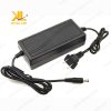 Cận cảnh đầu cắm của adaptor máy phun sương với chất liệu chắc chắn