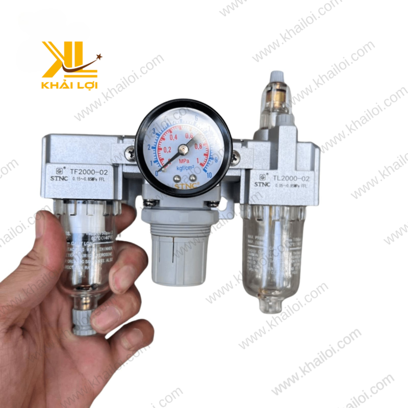 Bộ Lọc Ba Khí Nén STNC với ba phần lọc riêng biệt, đảm bảo loại bỏ tạp chất trong hệ thống khí nén.