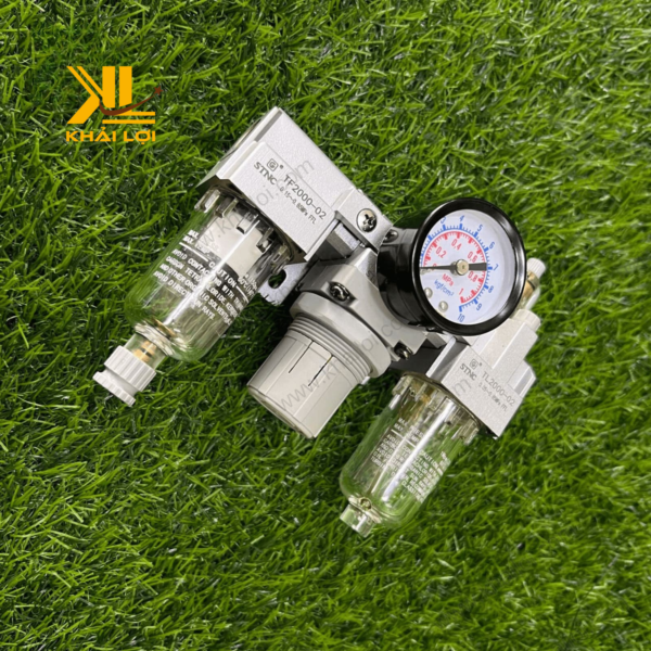 Cận cảnh Bộ Lọc Ba Khí Nén STNC, thể hiện các chi tiết van và bộ phận lọc với thương hiệu Vật tư công nghiệp Khải Lợi.