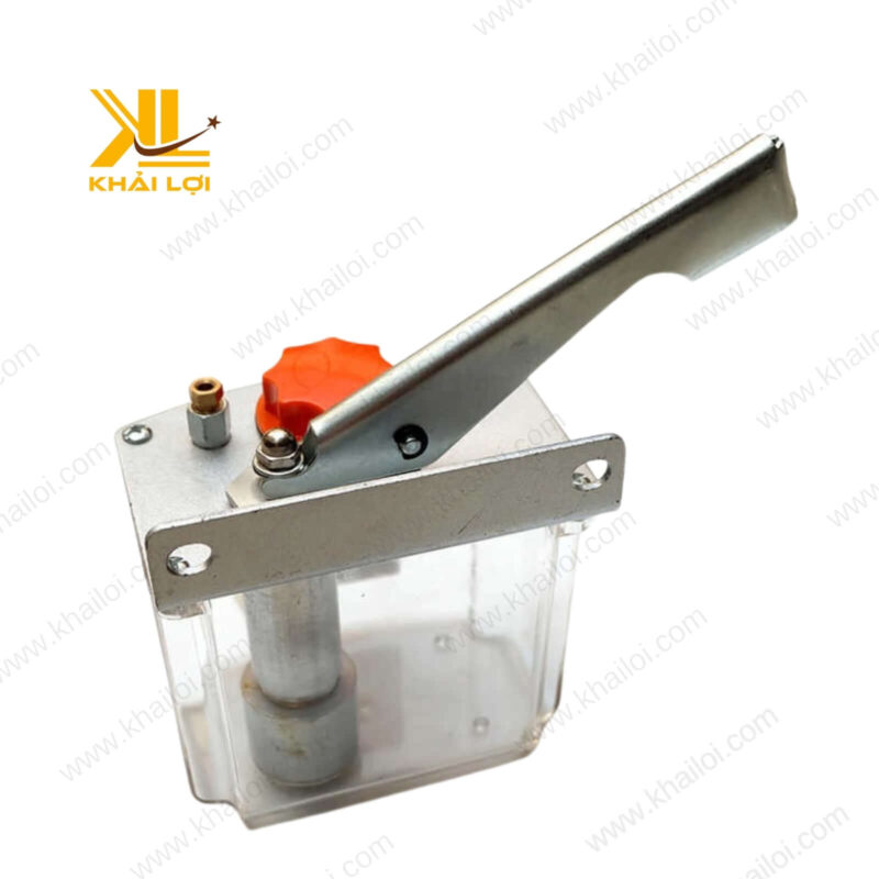 Bơm tay dầu DYMK SAINTFON với thiết kế nhỏ gọn, dễ dàng lắp đặt và vận hành.
