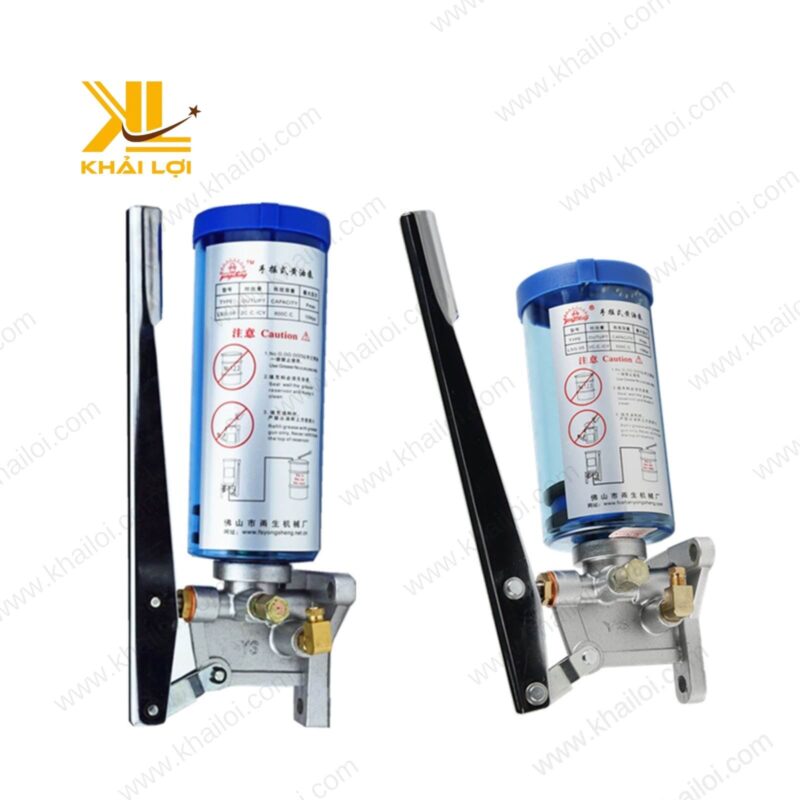 Cận cảnh tay bơm của Bơm tay mở bò, dễ dàng cầm nắm và thao tác.