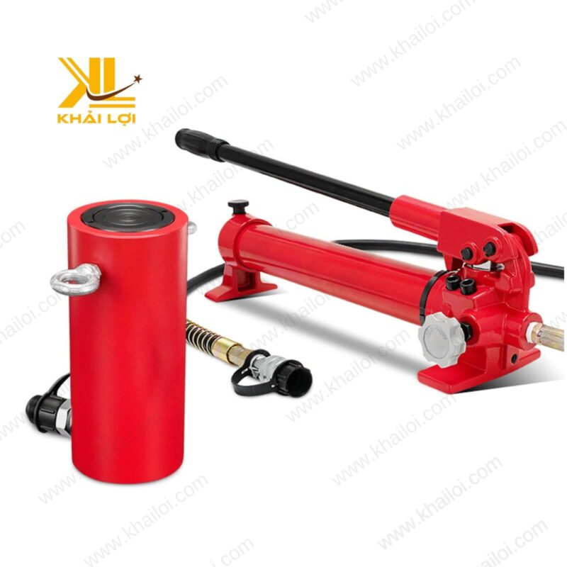 Hình ảnh Đầu bơm của Bơm tay thủy lực với cấu trúc ren và van chính xác.