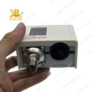 Công Tắc Áp Suất Danfoss trong ứng dụng kiểm soát áp suất hệ thống.