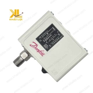 Cận cảnh thiết kế công tắc áp suất Danfoss với độ chính xác cao.