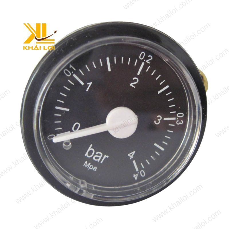 Hình ảnh cận cảnh mặt đồng hồ Y40, kim chỉ sắc nét.