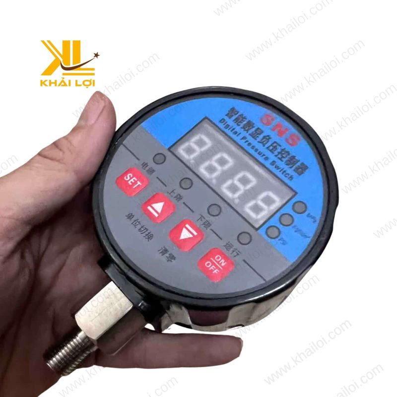 Đồng hồ áp điện tử SNS từ thương hiệu Vật tư công nghiệp Khải Lợi, thiết kế hiện đại và chính xác.