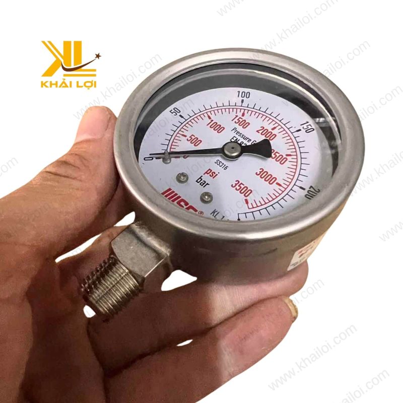 Đồng hồ áp inox WISE với vỏ inox chống gỉ, lý tưởng cho môi trường công nghiệp.
