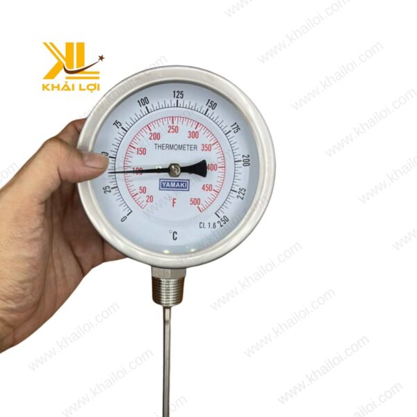 Đồng hồ nhiệt độ Chân đứng Yamaki với mặt hiển thị rõ ràng và thiết kế bền chắc.