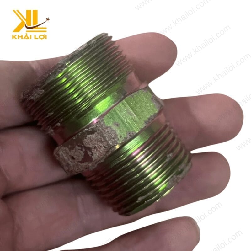 Hình ảnh chi tiết sản phẩm kép sắt 7 màu với bề mặt mạ 7 màu rực rỡ, chống ăn mòn