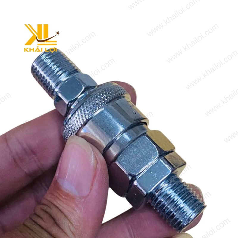 Cận cảnh chi tiết bề mặt sáng bóng của Khớp nối nhanh khí nén inox