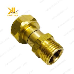 Ứng dụng Khớp Xoay Rửa Xe trong nông nghiệp.