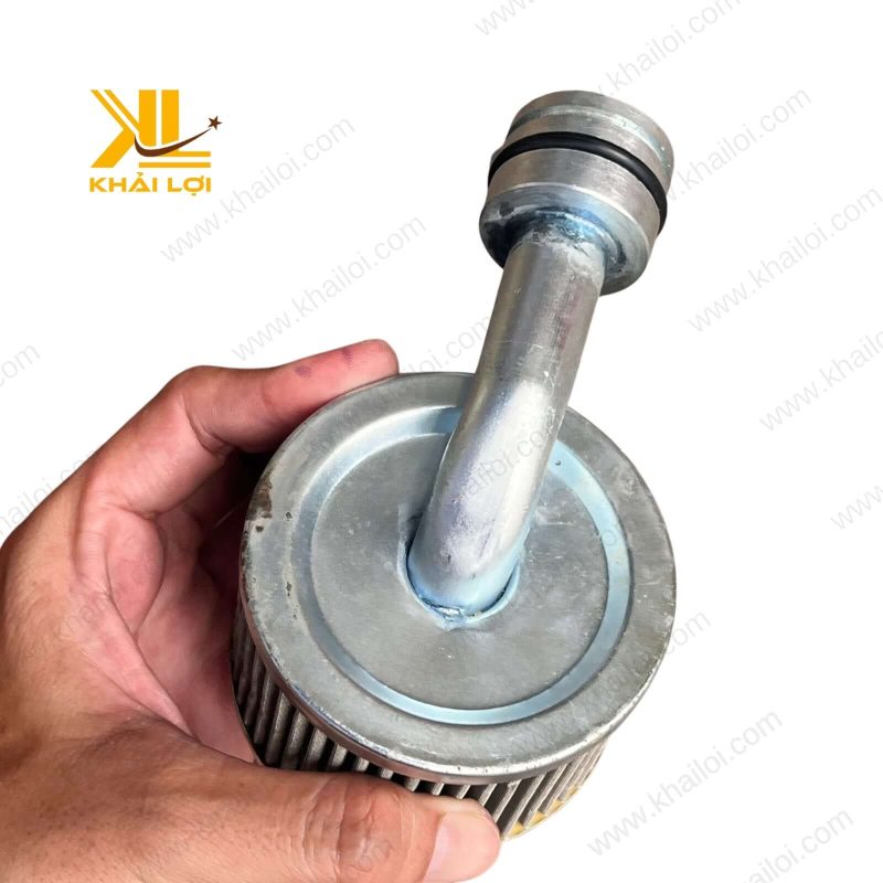 Cận cảnh chi tiết bề mặt sản phẩm Lọc hồi nhớt xe nâng, các đường nét rõ ràng.