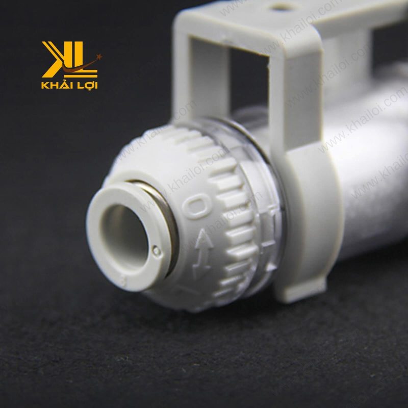 Chi tiết cận cảnh phần đầu nối khí của Lọc hút chân không 2 đầu ống khí ZFC