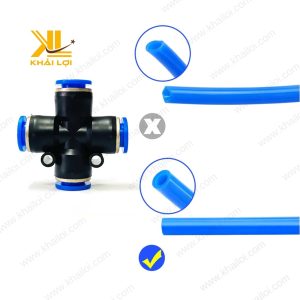 Ngã tư nối ống khí nén PZA được làm bằng vật liệu kim loại cao cấp, bề mặt sáng bóng và chống mài mòn.