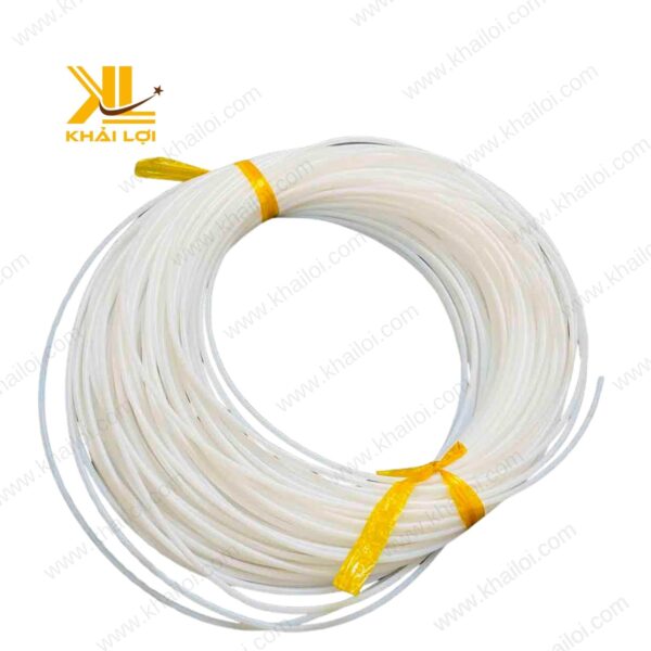 Cận cảnh bề mặt nhẵn bóng của ống PTFE Teflon giúp chống bám dính.