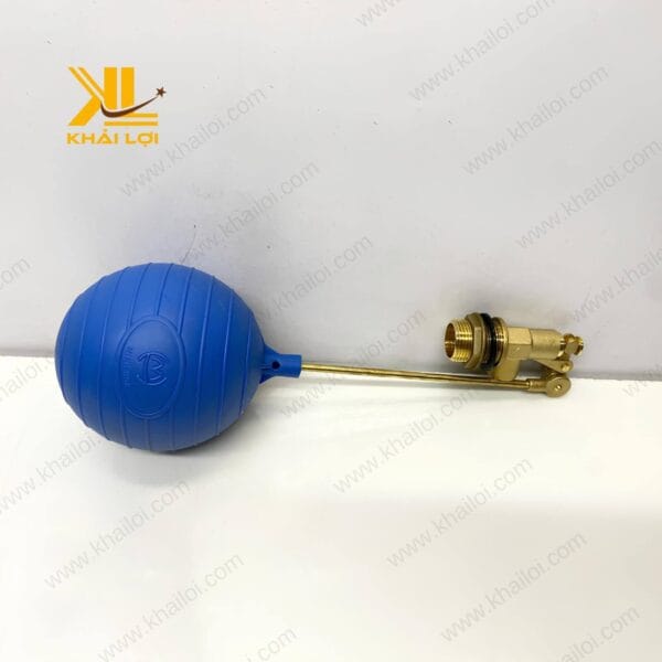 Hình ảnh toàn bộ phao đồng Việt Nam, nhấn mạnh chất liệu đồng cao cấp
