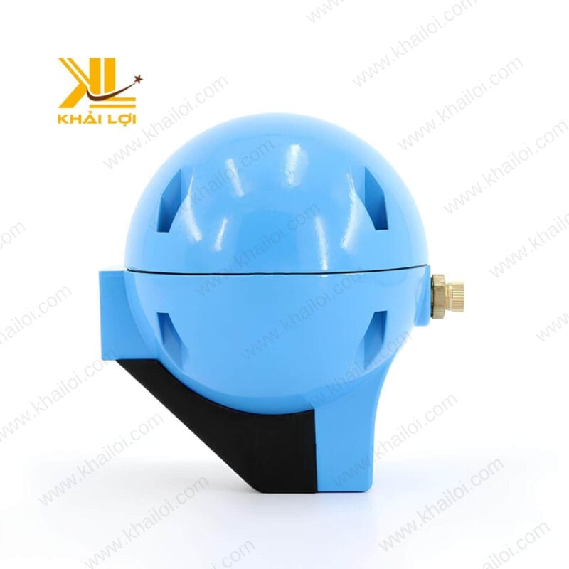 Cận cảnh đầu nối của phao xả nước khí nén, đảm bảo kết nối chắc chắn và an toàn