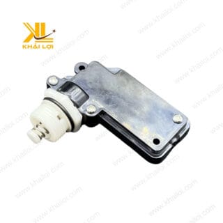 Cận cảnh thiết kế rơ le áp suất rửa xe với độ chính xác cao.