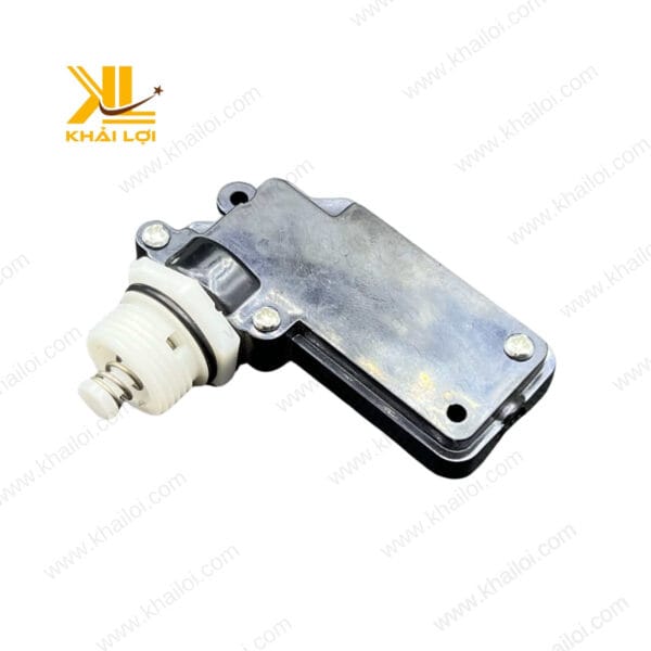 Cận cảnh thiết kế rơ le áp suất rửa xe với độ chính xác cao.